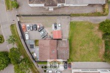 Geb�udeansicht Exklusives Einfamilienhaus mit vielseitig nutzbarer Gewerbehalle in Bretten-G�lshausen!