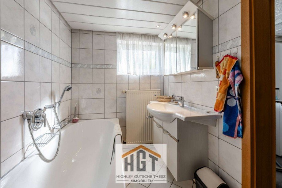 Badezimmer EG Wohnung Einfamilienhaus Knittlingen