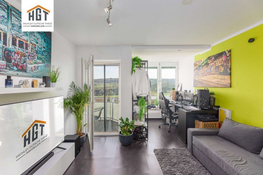 Zimmer mit Zugang zum Balkon Maisonettewohnung M�hlacker