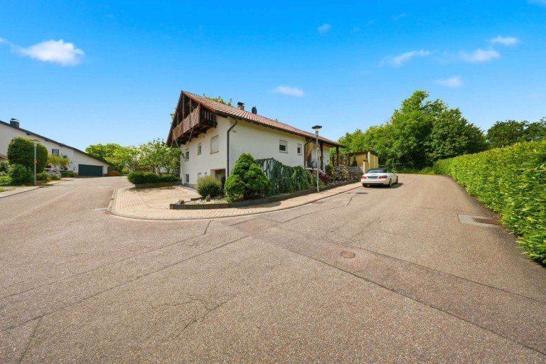 Au�enansicht Gondelsheim Einfamilienhaus Freistehendes Ein/Mehrgenerationenhaus mit Einliegerwohnung in Gondelsheim