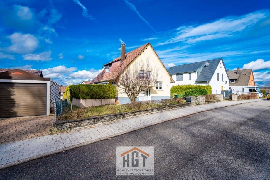 Hausansicht links Einfamilienhaus �lbronn-D�rrn
