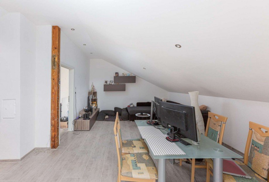 Nebenhaus Wohn- Esszimmer Mehrfamilienhaus Kraichtal-Ober�wisheim