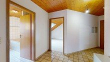 11 Sch�ne 2,5 Zimmer-Dachgeschosswohnung mit PKW Stellplatz und Balkon in Karlsdorf-Neuthard