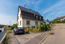 1 Schickes Ein- bis Zweifamilienhaus mit gro�em Garten, PV-Anlage und Ausbaupotenzial in Bretten-Ruit