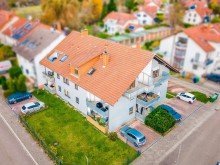 24 Sch�ne 2,5 Zimmer-Dachgeschosswohnung mit PKW Stellplatz und Balkon in Karlsdorf-Neuthard
