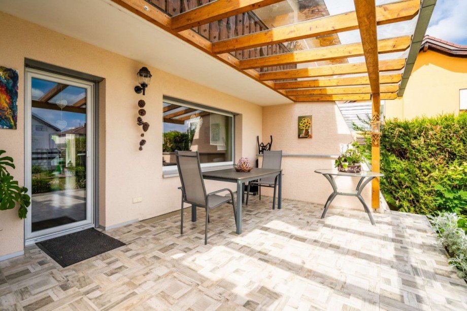 Terrasse Doppelhaush�lfte Graben-Neudorf