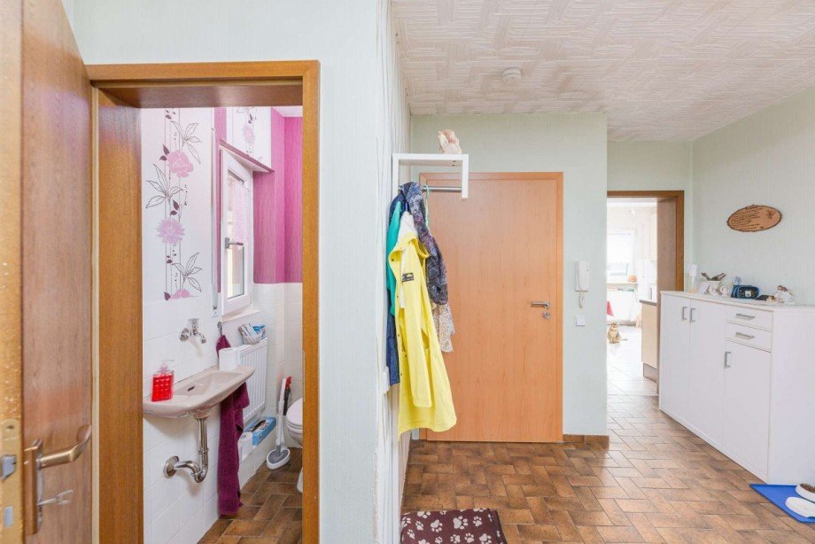 Flur Erdgeschoss Mehrfamilienhaus Kraichtal-Ober�wisheim