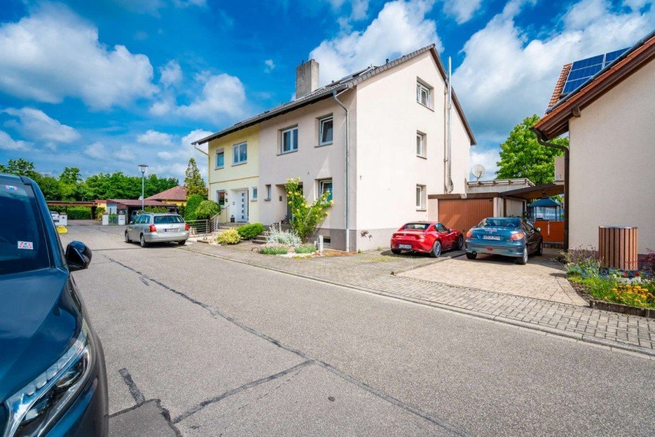 Strassenansicht Doppelhaush�lfte Graben-Neudorf