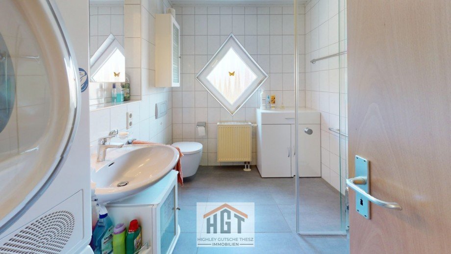 Bad (2) Etagenwohnung Philippsburg