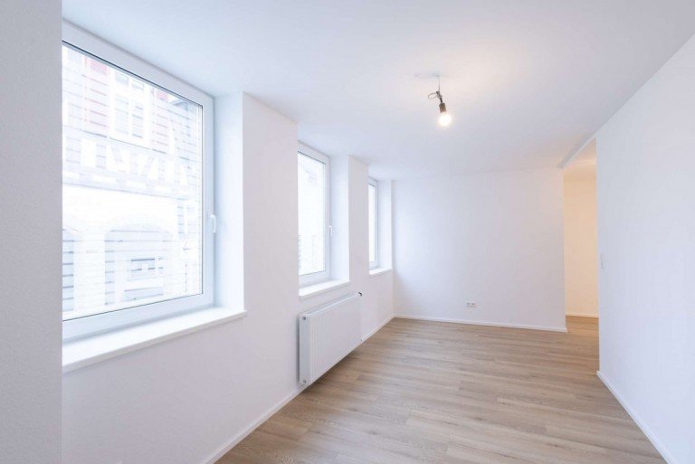 2 - 2026 Wohnung Knittlingen-15 Knittlingen Erdgeschosswohnung Gro�z�gige 3-Zimmer-Wohnung mit Einbauk�che - Erstbezug nach Sanierung in Knittlingen