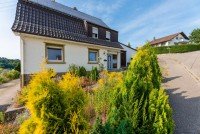 Bild (557c42ca895581219410563bd3f80632): Schickes Ein- bis Zweifamilienhaus mit gro�em Garten, PV-Anlage und Ausbaupotenzial in Bretten-Ruit