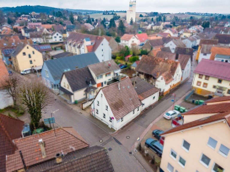 Gondelsheim Au�enansicht Gondelsheim Haus Provisionsfrei! Rohbau-Einfamilienhaus mit Ausbaupotenzial - ideal f�r Familien und Kapitalanleger