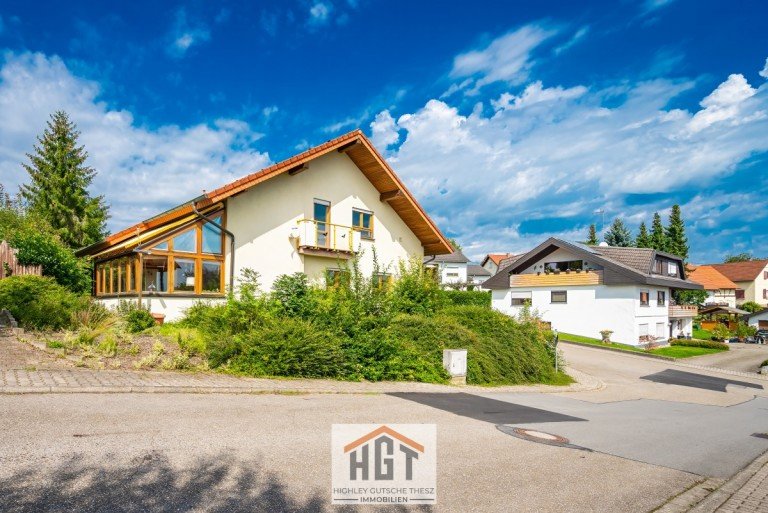 Au�en Eschelbronn Einfamilienhaus Traumhaftes Ein-Zweifamilienhaus mit idyllischem Garten in Eschelbronn!