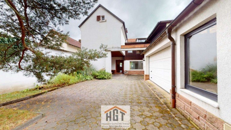  Ubstadt-Weiher Einfamilienhaus Gro�es Haus mit Gewerbefl�che in Ubstadt zu verkaufen