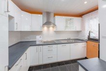  Attraktive Doppelhaush�lfte in Dettenheim