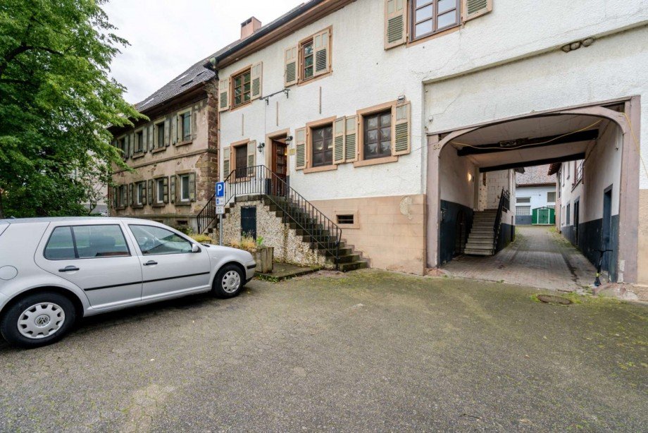 Eingangsbereich & Zufahrt Mehrfamilienhaus Neulingen