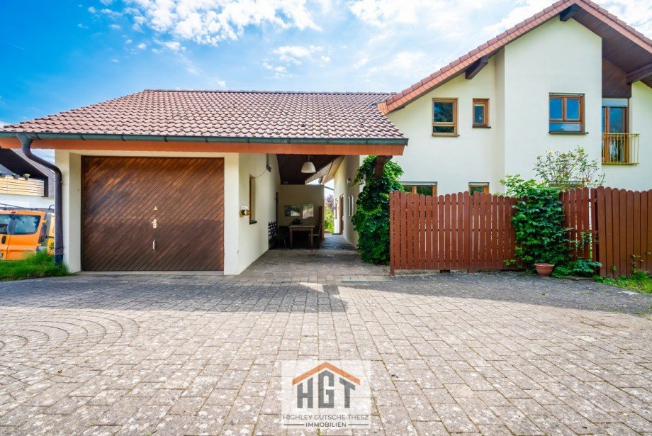 Garage-Hof-Stellpl�tze Einfamilienhaus Eschelbronn