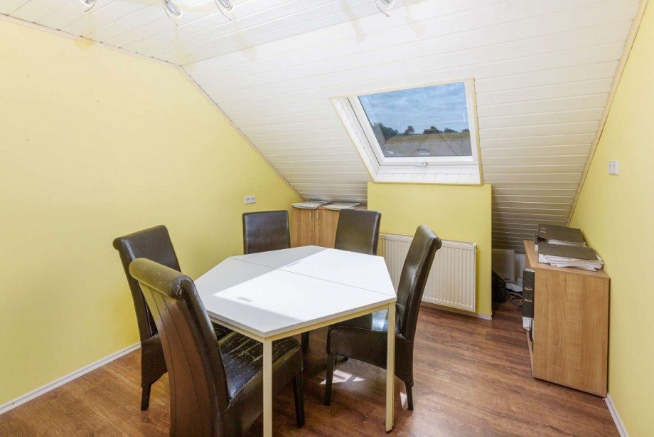 Schlafzimmer Dachgeschoss Mehrfamilienhaus Kraichtal-Ober�wisheim