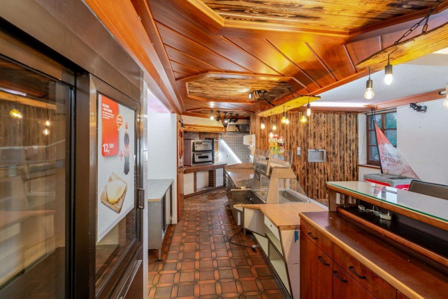 Imbiss-/Verkaufsbereich Mehrfamilienhaus Neulingen