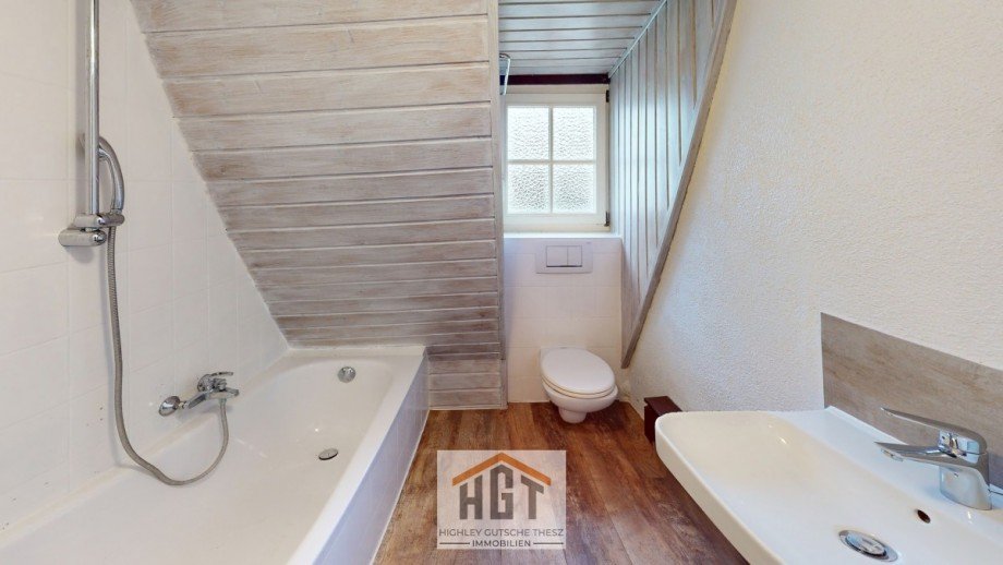 Tageslichtbad Maisonettewohnung Walzbachtal