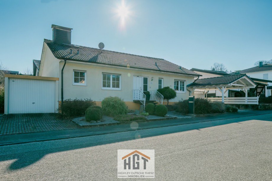 Hausansicht Vorderseite Bungalow Keltern