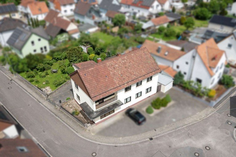 1 Jockgrim Einfamilienhaus PROVISIONSFREI! Viel Platz f�r Ihre Wohntr�ume: Charmantes 1-bis 2-Familienhaus in Jockgrim