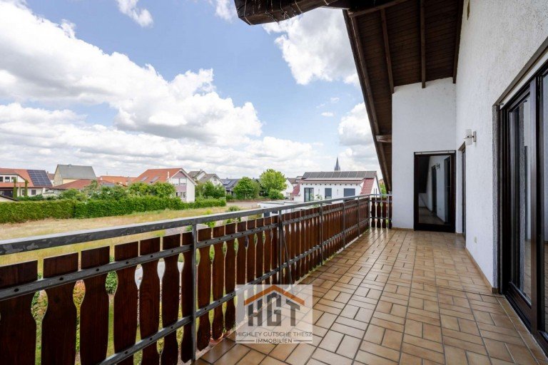 Titelbild Balkon Hambr�cken Dachgeschosswohnung RESERVIERTIhre Traumwohnung selber gestalten DG Wohnung in Hambr�cken