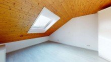 16 Sch�ne 2,5 Zimmer-Dachgeschosswohnung mit PKW Stellplatz und Balkon in Karlsdorf-Neuthard