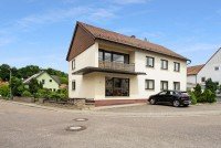 Bild (9f27a4bcc65eff2bfd120dae4dd69dc8): PROVISIONSFREI! Viel Platz f�r Ihre Wohntr�ume: Charmantes 1-bis 2-Familienhaus in Jockgrim
