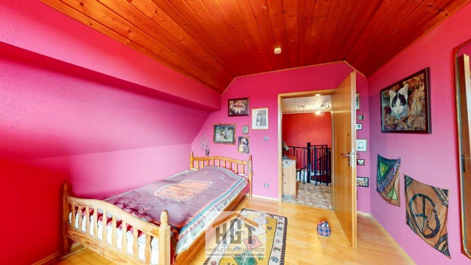 Schlafzimmer oben Einfamilienhaus Wagh�usel