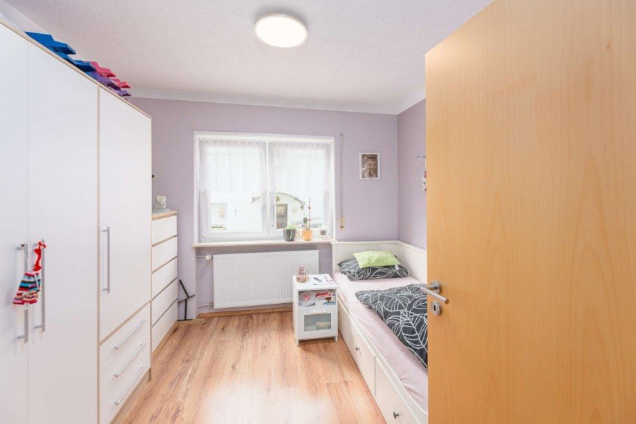 Schlafzimmer Erdgeschoss Mehrfamilienhaus Kraichtal-Ober�wisheim