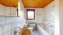 12 Sch�ne 2,5 Zimmer-Dachgeschosswohnung mit PKW Stellplatz und Balkon in Karlsdorf-Neuthard