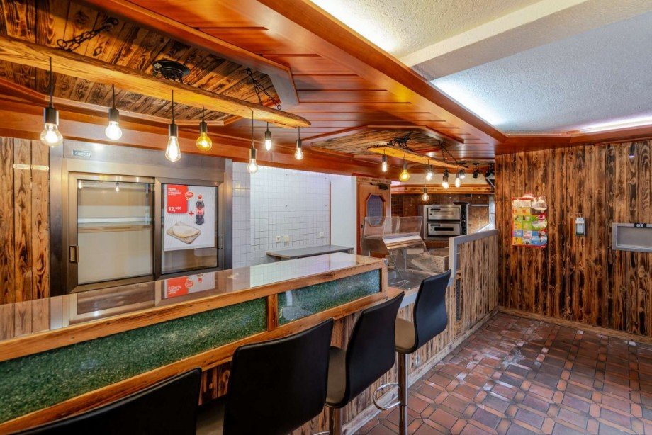 Imbiss-/Verkaufsbereich Mehrfamilienhaus Neulingen