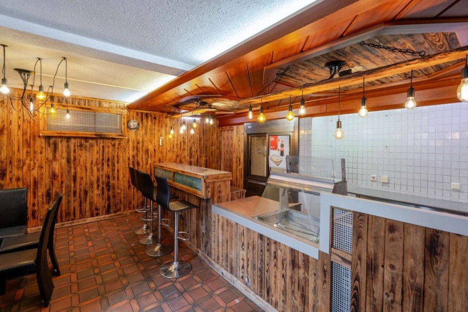 Imbiss-/Verkaufsbereich Mehrfamilienhaus Neulingen