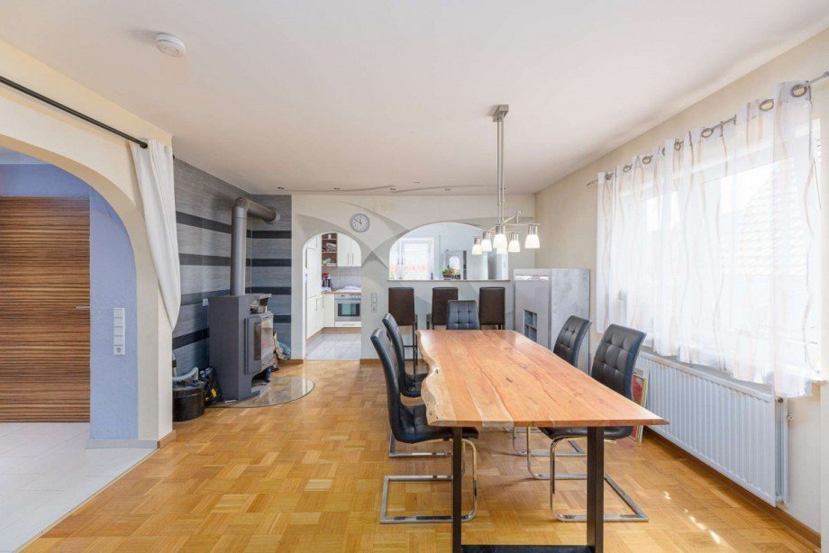 Wohn- Esszimmer Obergeschoss Mehrfamilienhaus Kraichtal-Ober�wisheim