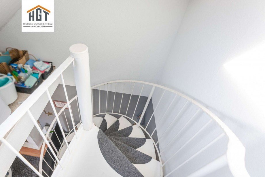Treppe zum Dachgeschoss Maisonettewohnung M�hlacker