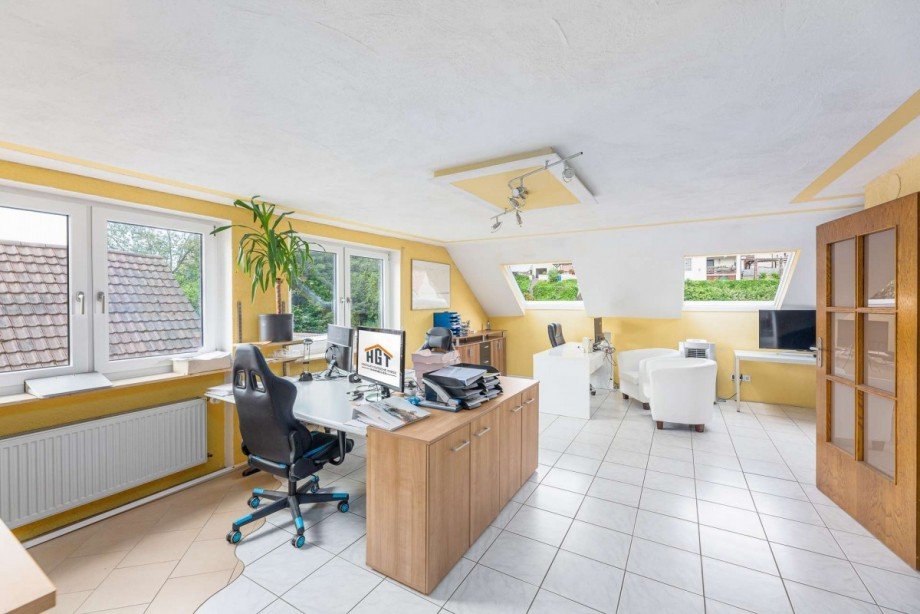 Wohn- Esszimmer Dachgeschoss Mehrfamilienhaus Kraichtal-Ober�wisheim