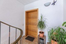 Treppenhaus Mehrfamilienhaus plus ein weiters Wohnhaus in Kraichtal zu verkaufen