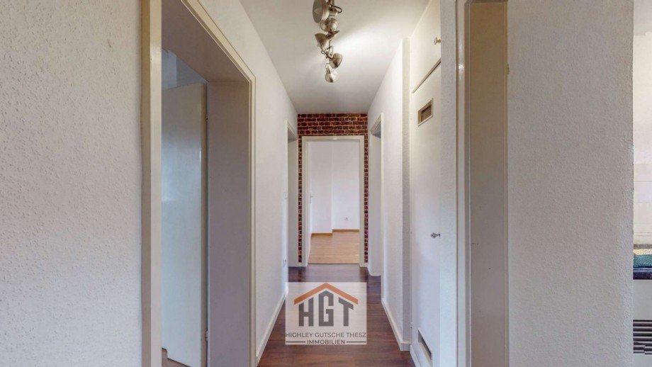 Flur (2) Etagenwohnung Bretten