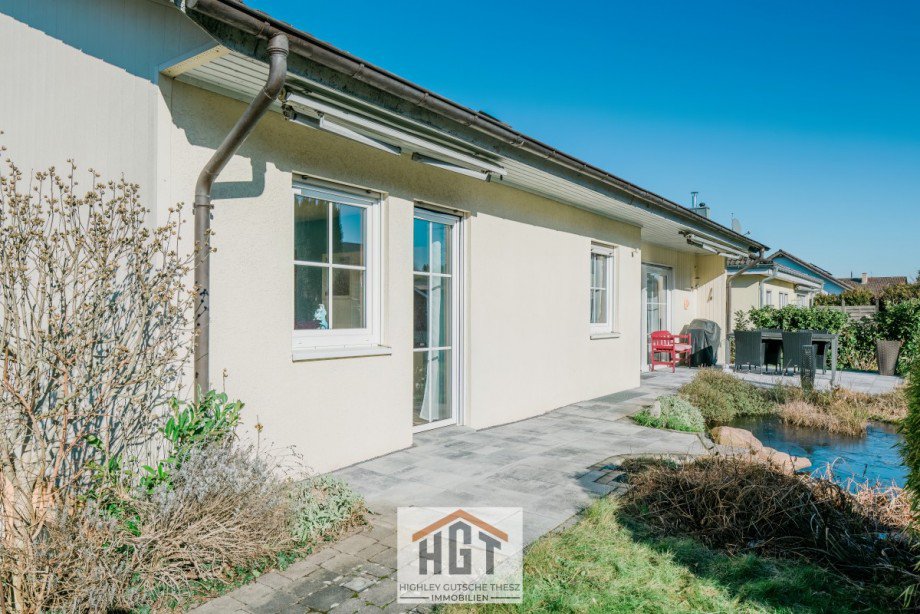 Terrasse S�dseite Bungalow Keltern
