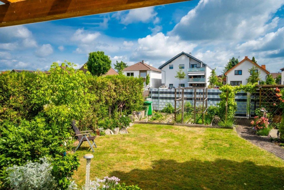 Aussicht von der Terrasse Doppelhaush�lfte Graben-Neudorf