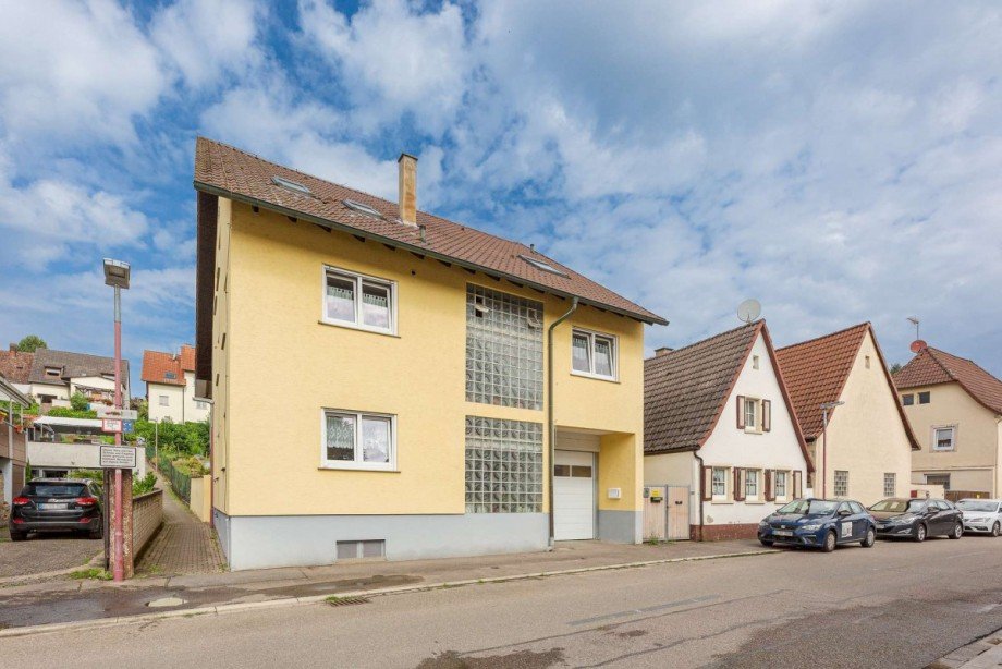 Vorderansicht Mehrfamilienhaus Kraichtal-Ober�wisheim