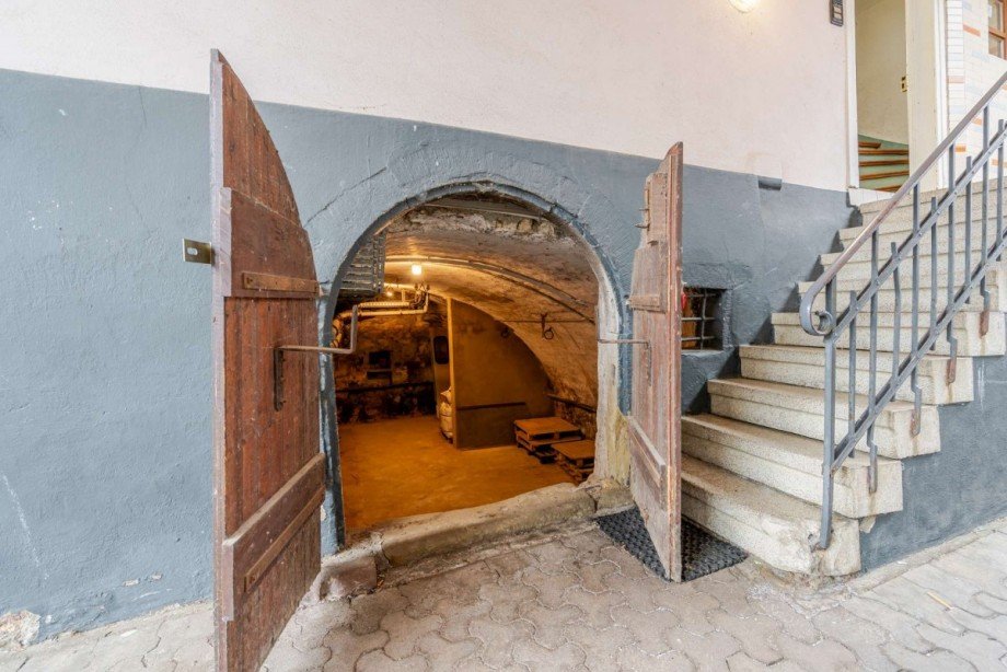 Keller Imbiss-/Verkaufsbereich Mehrfamilienhaus Neulingen