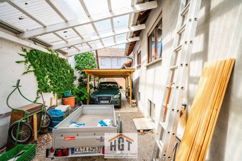 Carport und zus�tzliche Stellpl�tze Haus Philippsburg