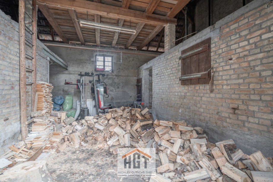 Holzlagerst�tte oder Garage Einfamilienhaus Wagh�usel